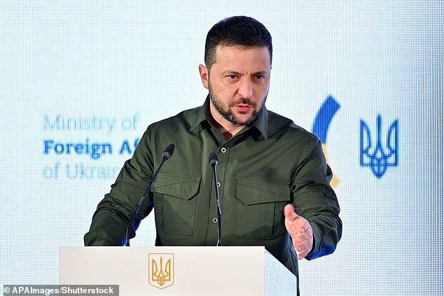 Ukraine: Nga pháo kích Kherson trước thềm Giáng sinh