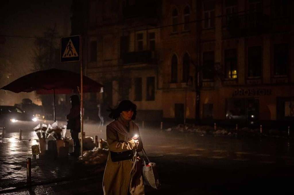 Ukraine: Lưới điện sắp phục hồi ở Kiev, giao tranh dữ dội ở miền Đông