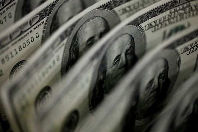 USD Bị Bán Tháo