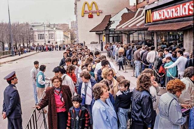 Kỳ tích McDonald's tại Nga biến thành câu chuyện buồn: Đế chế 2 tỷ USD, phục vụ 1 triệu khách/ngày phải vội vã bán tài sản, rời đi trong tiếc nuối