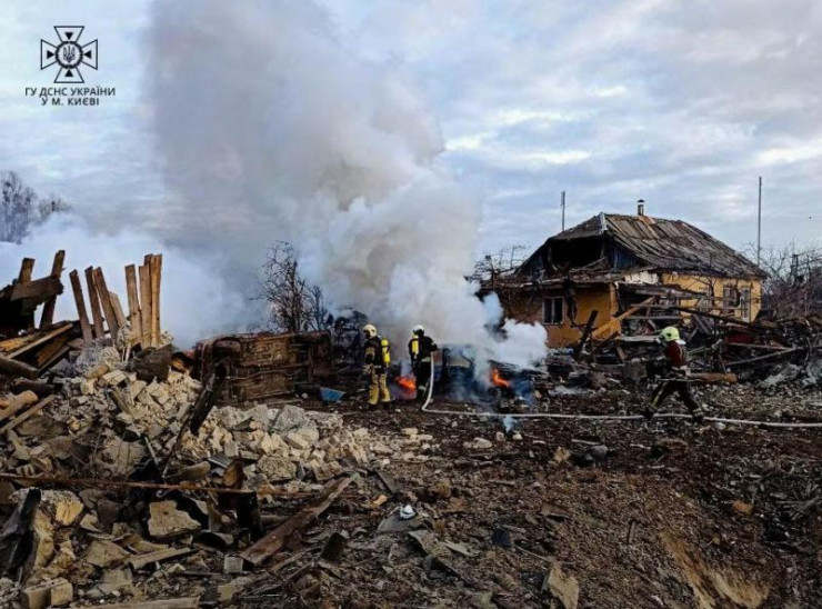 Kiev trúng tên lửa, còi báo động rền vang khắp Ukraine