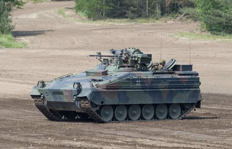 Uy lực đáng gờm của xe bọc thép Bradley Mỹ mới cung cấp cho Ukraine
