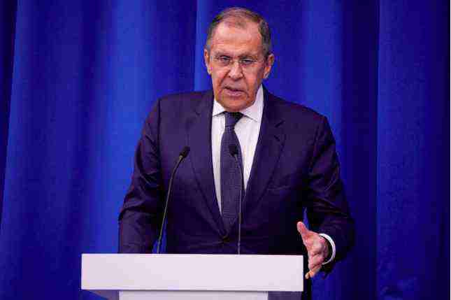 Ngoại trưởng Lavrov: Ukraine phải thực hiện yêu cầu của Nga hoặc quân đội sẽ quyết định