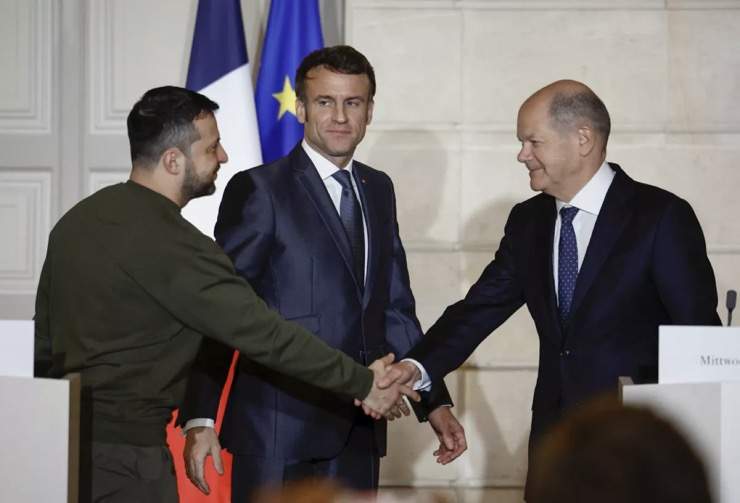 Ông Zelensky nói gì trong chuyến thăm bất ngờ tới Anh, Pháp?
