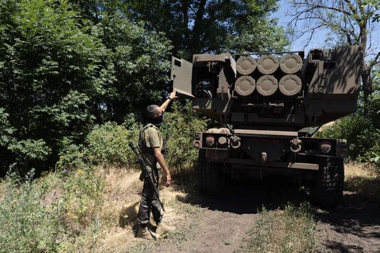 Tiết lộ cách Ukraine dùng tên lửa HIMARS: Mỗi cú bắn đều dựa vào Mỹ