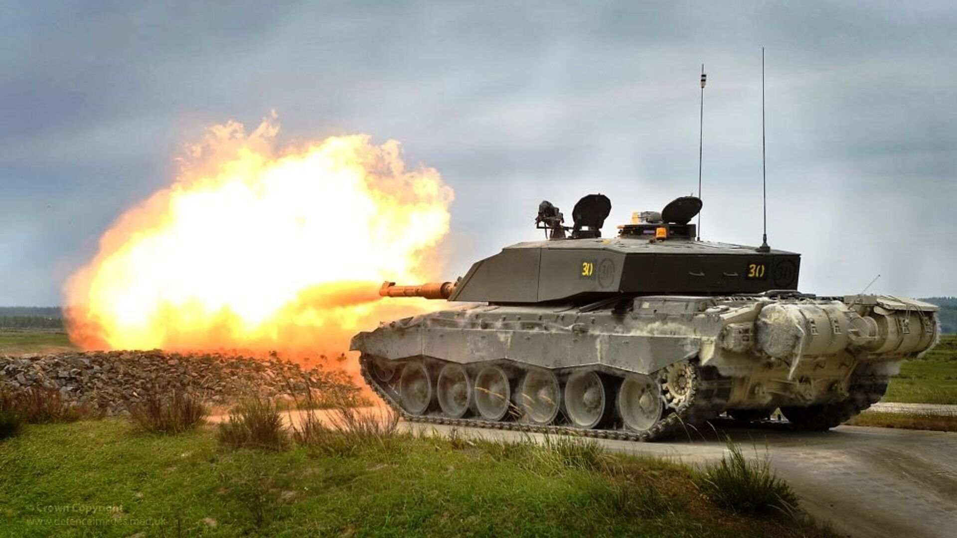 Ukraine bị Anh hạn chế quyền sử dụng 14 xe tăng Challenger 2?