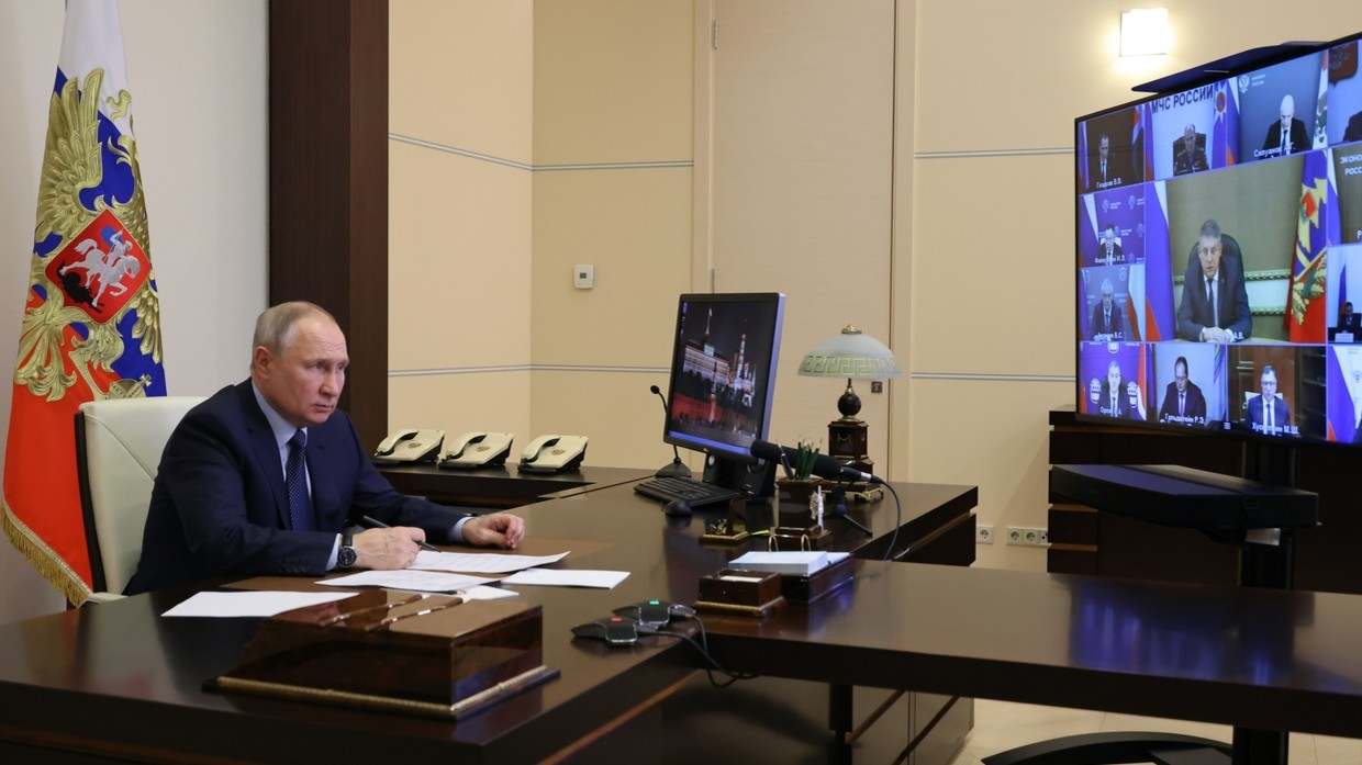 Tên lửa Ukraine rơi gần trạm bơm dầu trên đất Nga; ông Putin giao nhiệm vụ cho quân đội