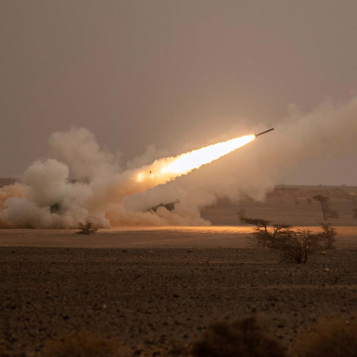 Tiết lộ cách Ukraine dùng tên lửa HIMARS: Mỗi cú bắn đều dựa vào Mỹ