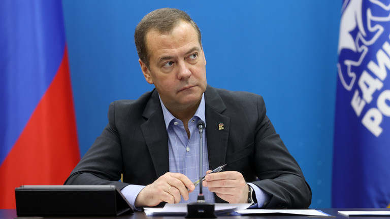 Ông Medvedev cảnh báo điều có thể xảy ra nếu Nga thất bại tại Ukraine