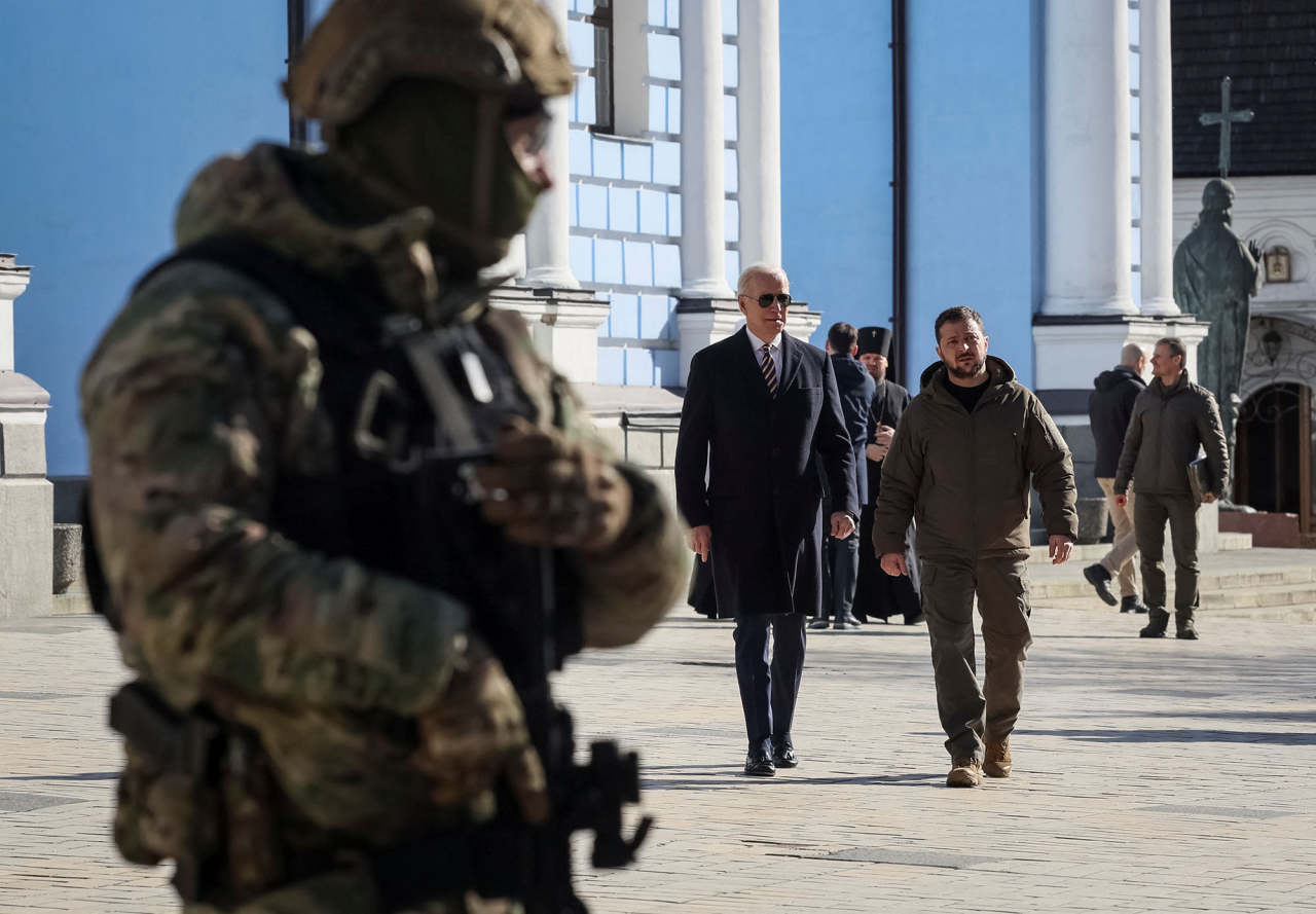 Chùm ảnh: Ông Biden đến Kiev giữa còi báo động không kích