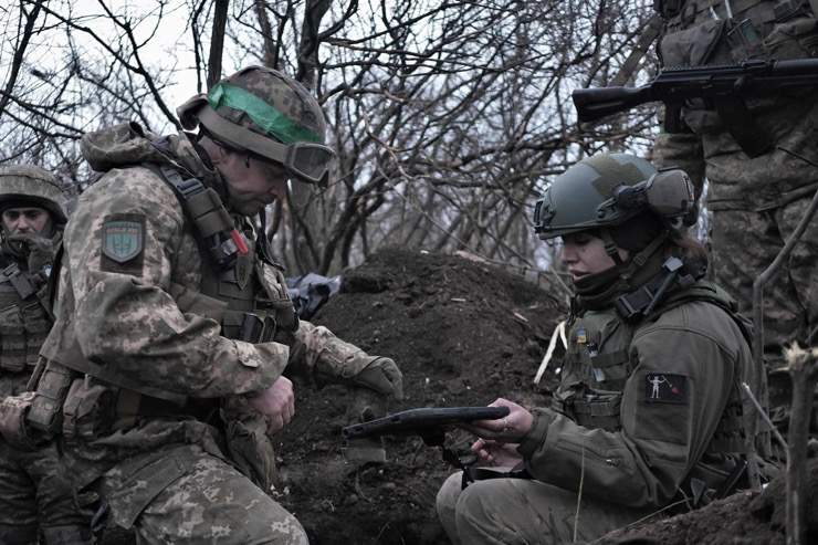 Nga và Ukraine tuyên bố đối phương hứng chịu thương vong lớn trong giao tranh ở Donetsk