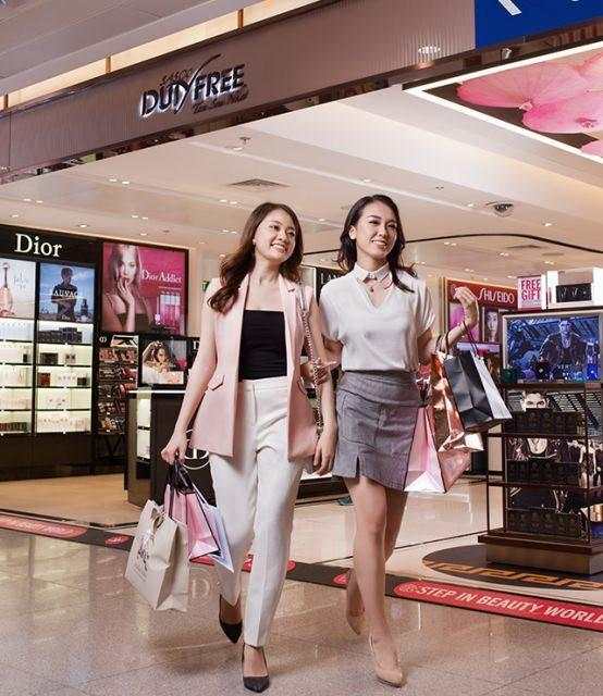 Lãnh đạo doanh nghiệp nghìn tỷ với lợi nhuận tăng 6,755%, vua hàng hiệu Johnathan Hạnh Nguyễn nhận thù lao gây sốc