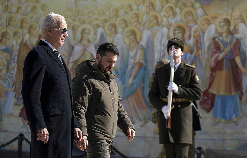 Ông Biden dùng phương tiện nào tới Kiev? Vì sao có còi báo động mà không trú ẩn?