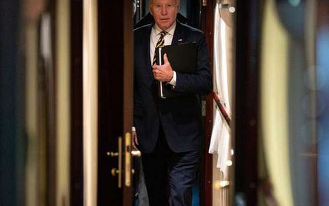 Bên trong chuyến tàu đặc biệt chở Tổng thống Biden đến Ukraine