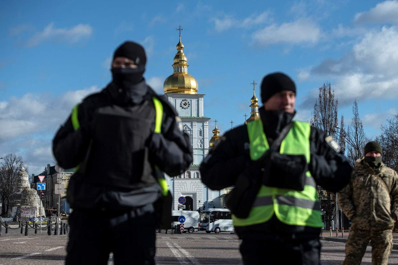 Ông Biden dùng phương tiện nào tới Kiev? Vì sao có còi báo động mà không trú ẩn?