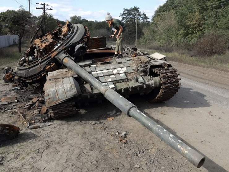 Chuyên gia nêu điểm bất lợi của xe tăng Nga khi đối đầu xe tăng Abrams của Mỹ ở Ukraine