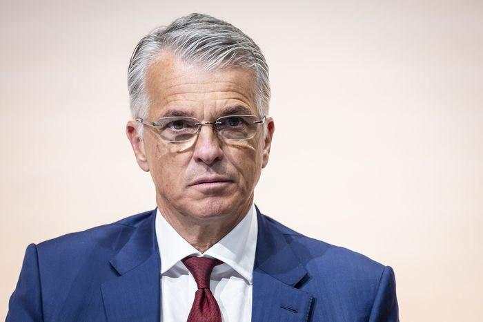 Chân dung 'người cũ' vừa được UBS mời quay trở lại để chèo lái ngân hàng lớn nhất Thụy Sĩ sau khi mua lại Credit Suisse