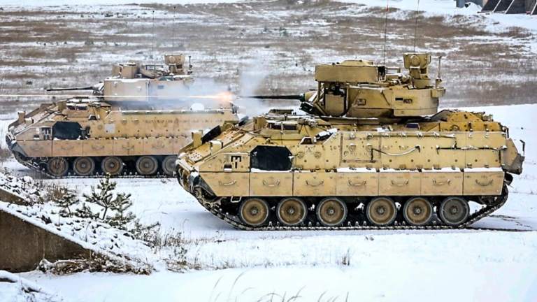 Nhóm binh sĩ Ukraine đầu tiên hoàn thành khóa huấn luyện với “sát thủ diệt xe tăng” của Mỹ