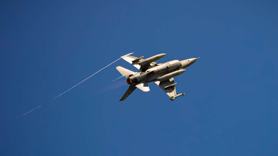 2 nước châu Âu phát hiện vật thể lạ giống khí cầu: Đóng không phận, huy động chiến đấu cơ