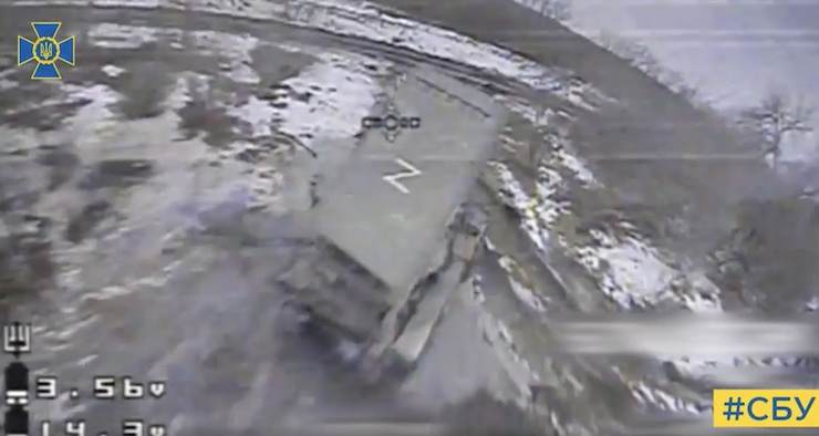 Cơ quan an ninh Ukraine đăng video UAV lao thẳng vào hỏa thần nhiệt áp Nga