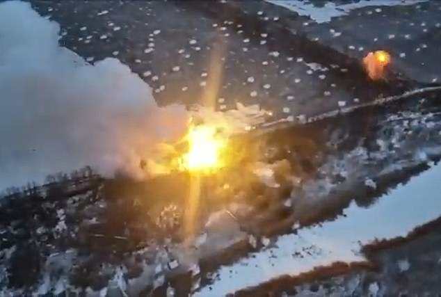 Ukraine đăng video phá hủy hỏa thần nhiệt áp TOS-1A Nga ở Vuhledar