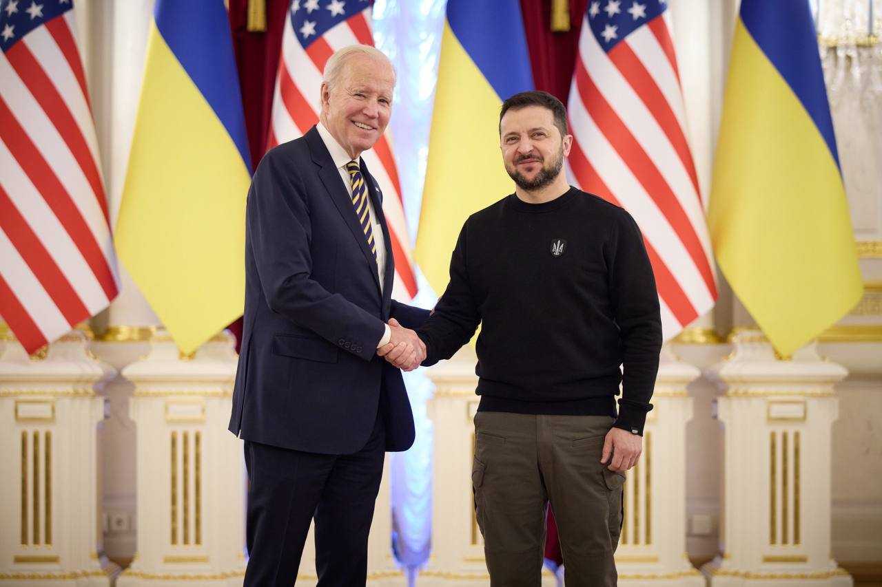 Chùm ảnh: Ông Biden đến Kiev giữa còi báo động không kích