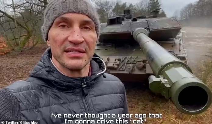 Thị trưởng Kiev tung video lái xe tăng Đức Leopard 2