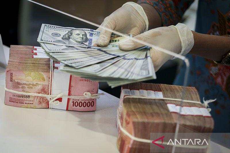 Rupiah merosot seiring ekspektasi penundaan kenaikan suku bunga Fed