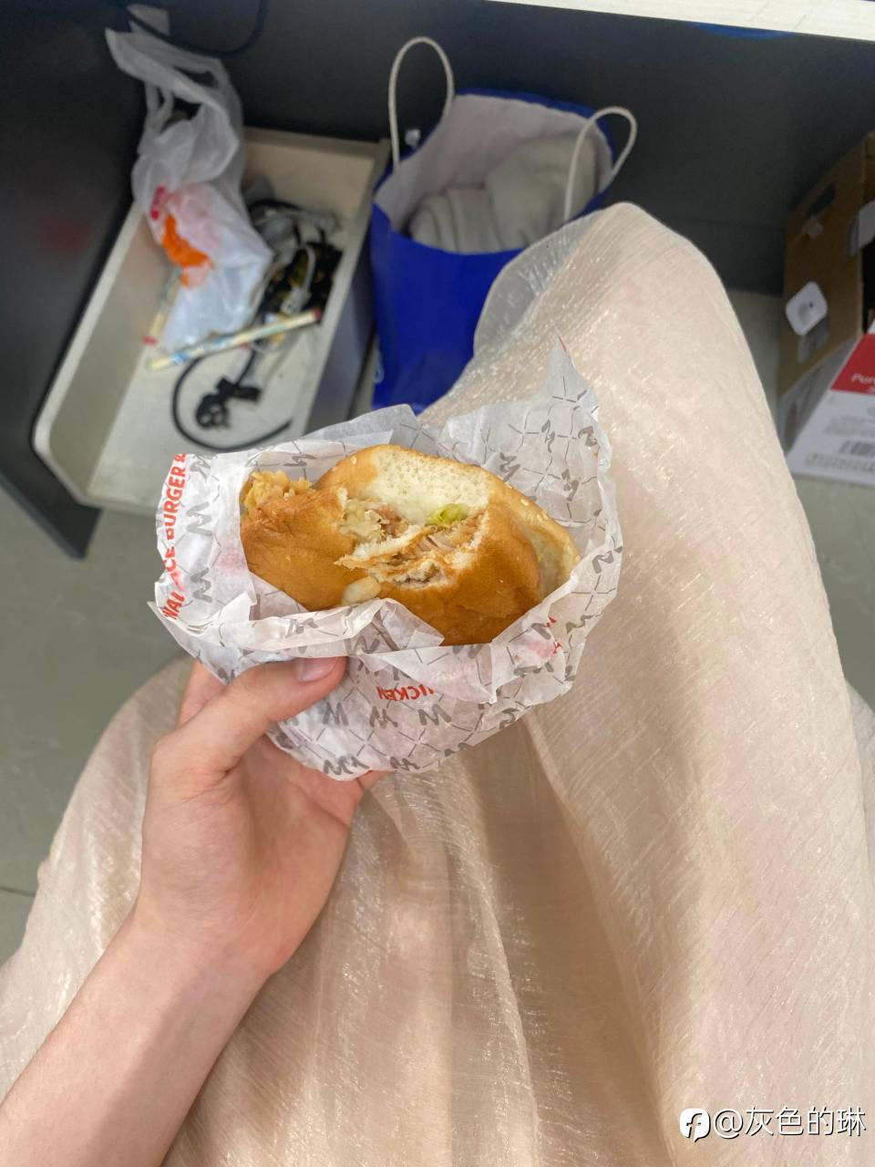 feed image