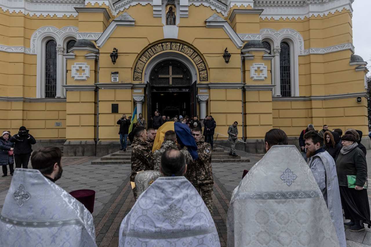 Báo Mỹ: Ukraine đối mặt nguy cơ cạn nguồn binh lực