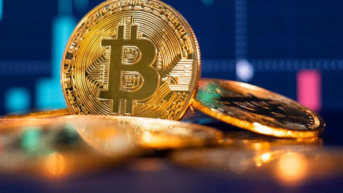 Gã khổng lồ ngân hàng Standard Chartered cho biết giá Bitcoin có thể đạt 100000 USD vào cuối năm