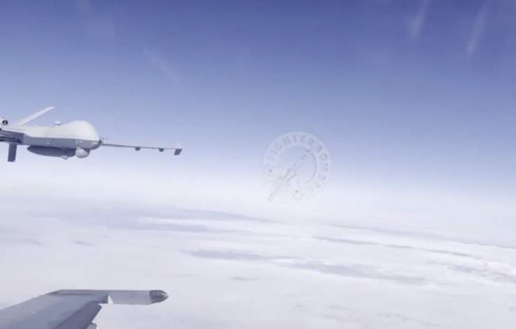 Chiến đấu cơ Su-27 Nga áp sát Ác điểu MQ-9 Reaper của Mỹ