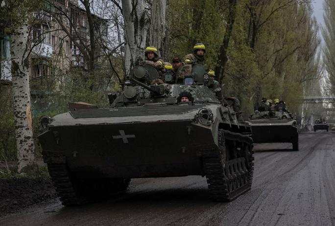 Nga sơ tán dân ở Kherson, Ukraine tính xuyên thủng phòng tuyến