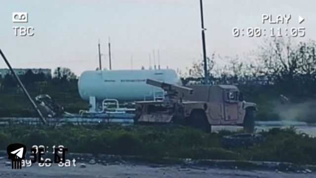 Ảnh hiếm hé lộ Ukraine phóng rocket Hydra do Mỹ cung cấp từ xe bọc thép Humvee