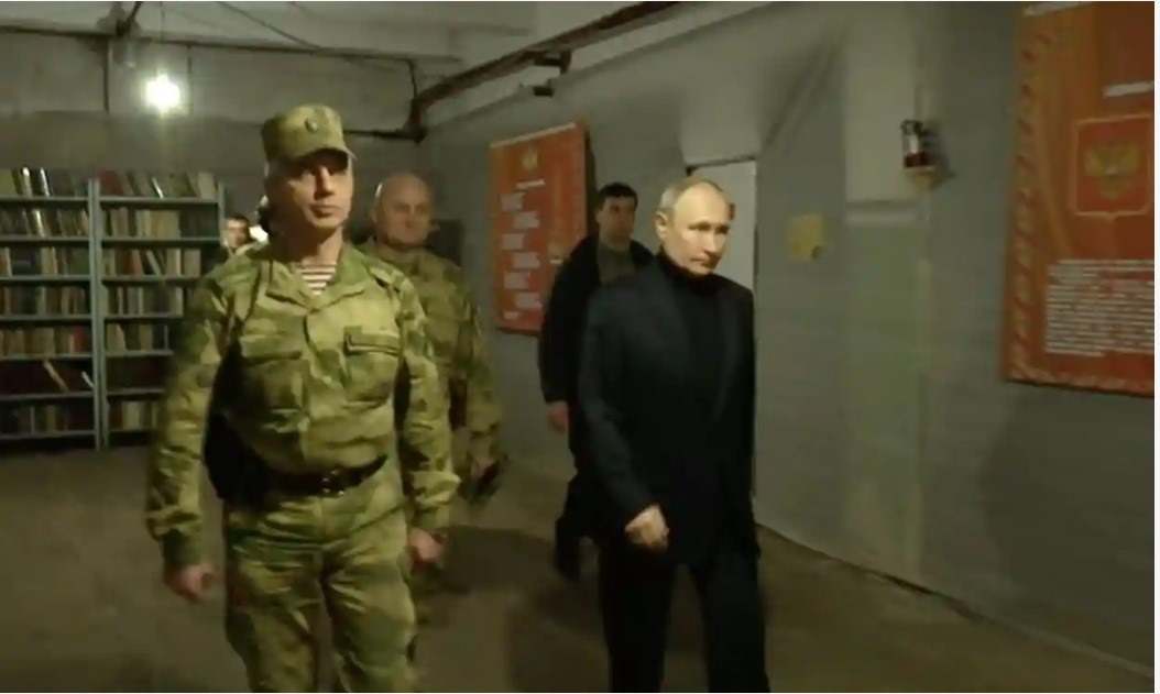 Ông Putin ra chỉ thị sau khi tới Kherson, Lugansk