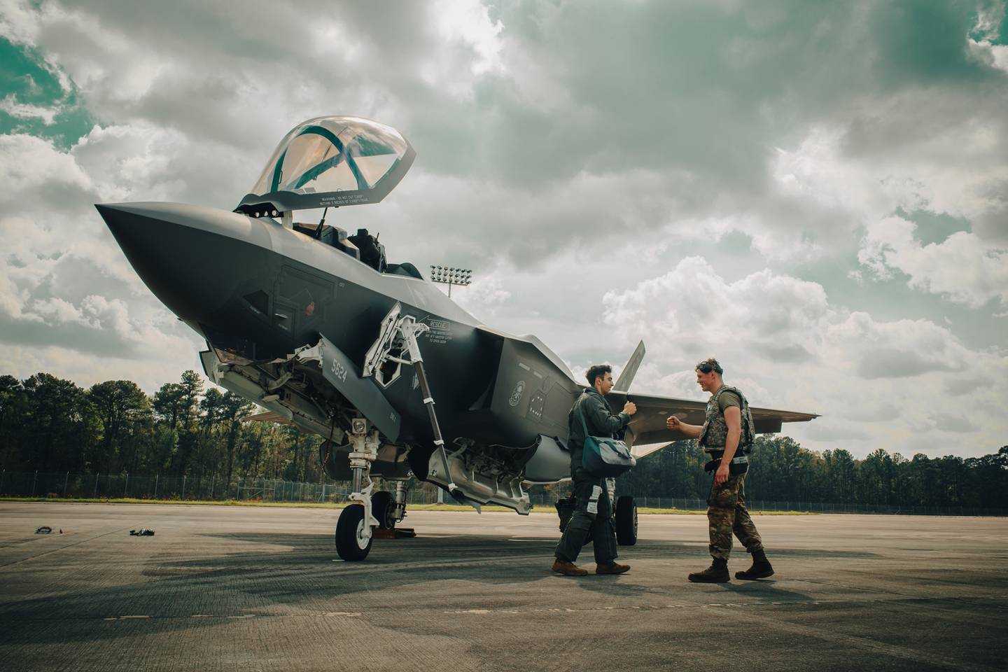 Tiết lộ vai trò của tiêm kích tàng hình F-35 Mỹ trong giai đoạn đầu xung đột ở Ukraine