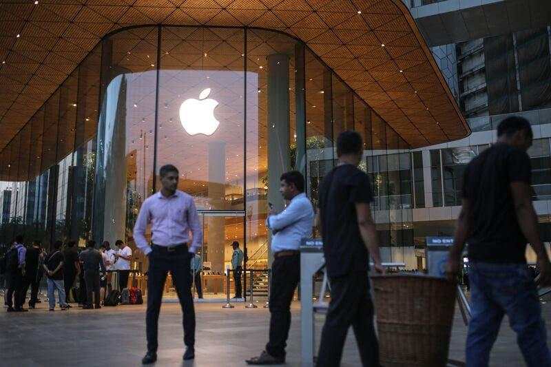 Chiến lược cao tay của Tim Cook tại Ấn Độ: Bán iPhone giá cao hơn ở Mỹ, điện thoại dưới 7 triệu đồng là điều không thể