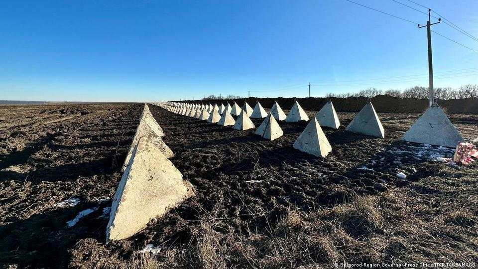 Hệ thống phòng thủ dài 800km của Nga ở Ukraine có mấy lớp? Kiên cố ra sao?