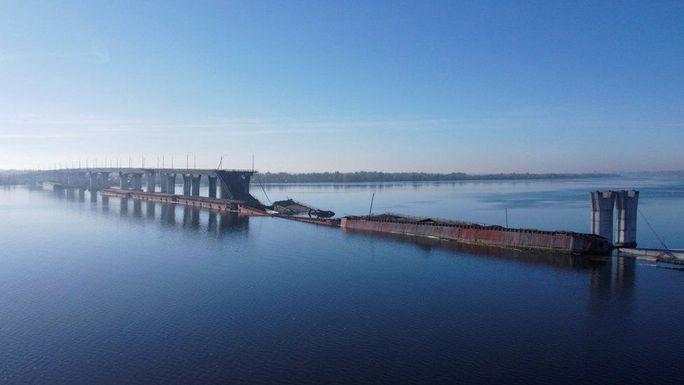 Nga sơ tán dân ở Kherson, Ukraine tính xuyên thủng phòng tuyến