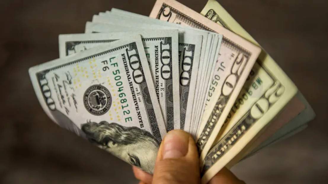 Tin Nóng 24/05/2023 – Đồng USD Chạm Mức Cao Hai Tháng Do Lo Ngại Về Đàm Phán Trần Nợ Công Tại Mỹ