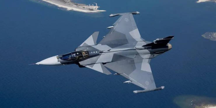 Không phải F-16, loại tiêm kích nào mới phù hợp nhu cầu hiện tại của không quân Ukraine?