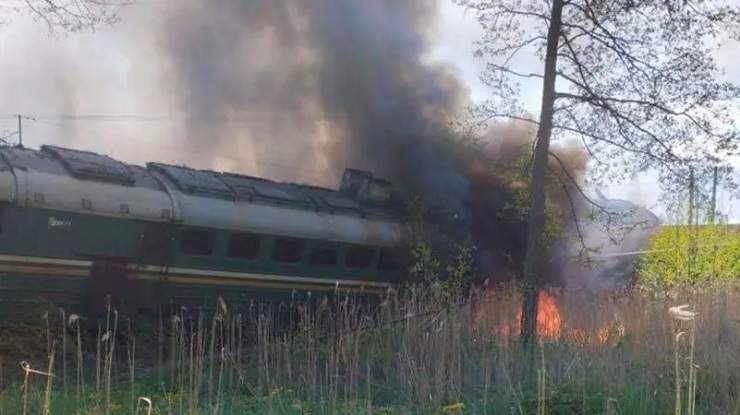 Vụ nổ khiến đoàn tàu chở hàng Nga trật đường ray gần biên giới Ukraine