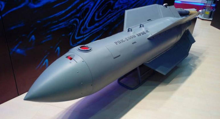 ‘Bó tay’ trước bom lượn của Nga, Ukraine tìm cách hạ gục tiêm kích Su-34 mang loại bom này