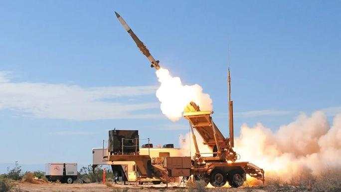 Mỹ viện trợ Ukraine, tăng uy lực cho hỏa thần HIMARS