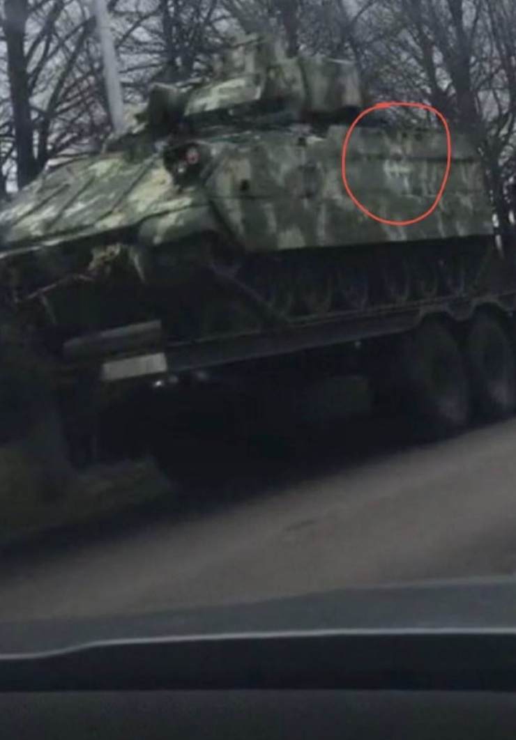 Báo Nga “đọc” thông tin ẩn sau ký hiệu lạ trên phương tiện vũ khí Ukraine