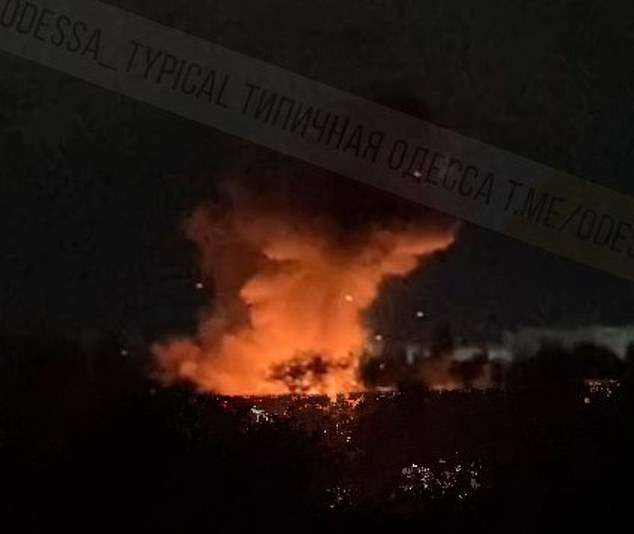 Loạt vụ nổ ở Kiev và nhiều thành phố Ukraine sau vụ UAV tập kích Điện Kremlin