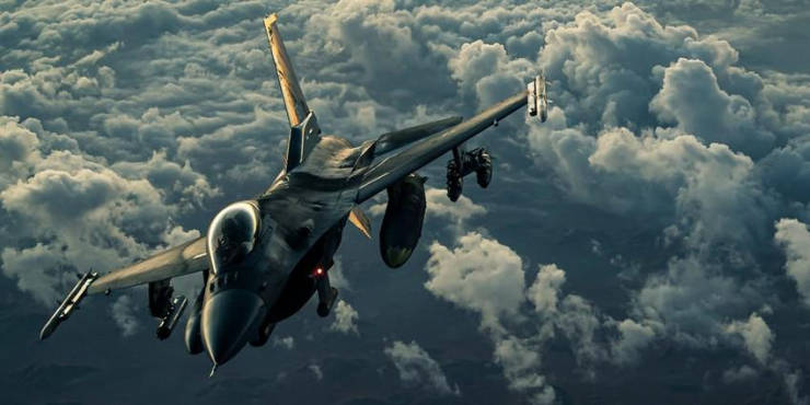 ‘Bó tay’ trước bom lượn của Nga, Ukraine tìm cách hạ gục tiêm kích Su-34 mang loại bom này