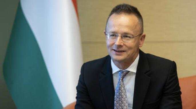 Hungary ra tối hậu thư về viện trợ quân sự cho Ukraine