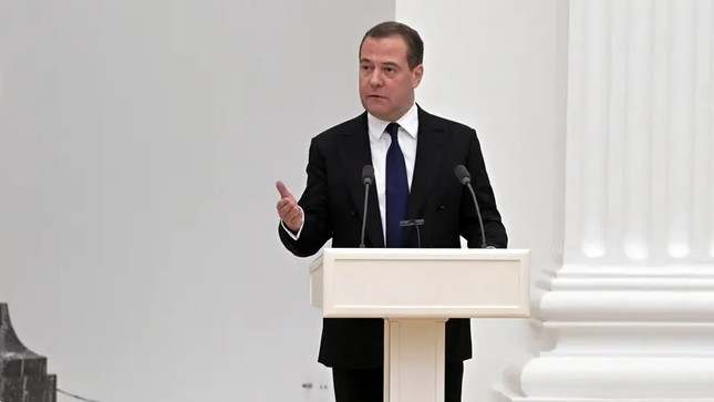 Ông Medvedev kêu gọi Nga phản công ngược