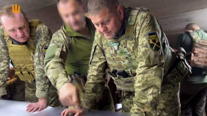 Tổng tư lệnh Ukraine đăng video xuất hiện ở tiền tuyến, đưa ra mệnh lệnh chiến đấu